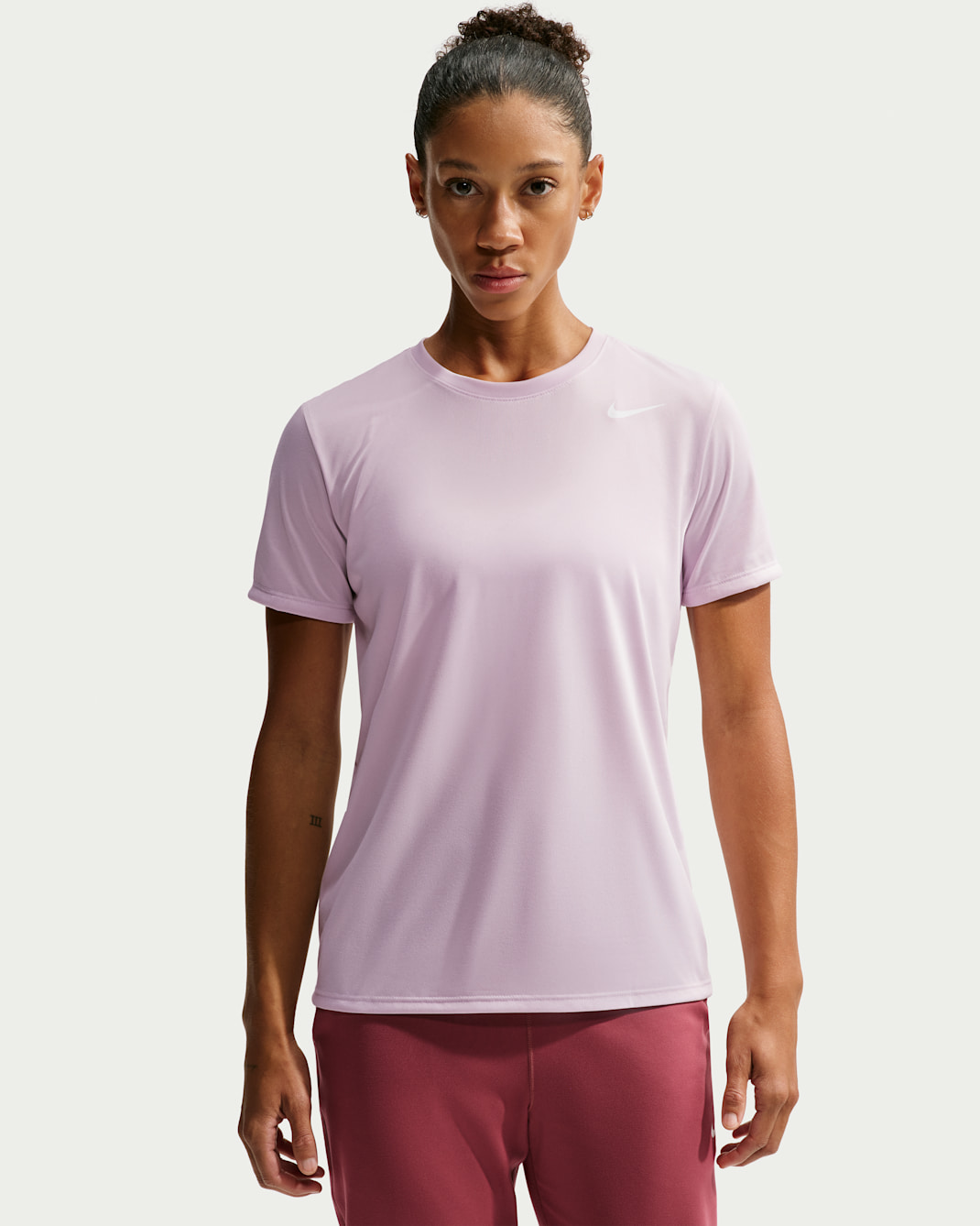 Playera para mujer Nike Dri-FIT - Lila desteñido/Blanco