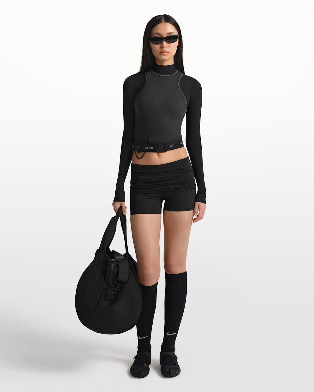 NikeSKIMS 매트 여성 3인치 폴드 오버 웨이스트밴드 쇼츠 - NSKM OBSIDIAN