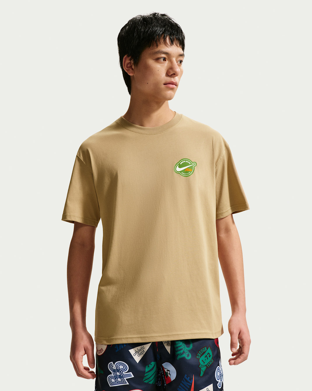 나이키 스포츠웨어 티셔츠 - 파라슈트 베이지