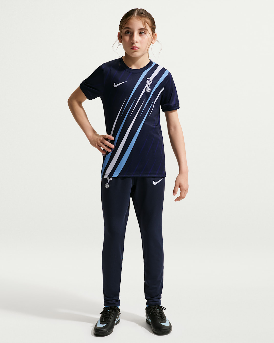 Tottenham Hotspur Big Kids' Nike Dri-FIT Soccer Pre-Match Short-Sleeve Top