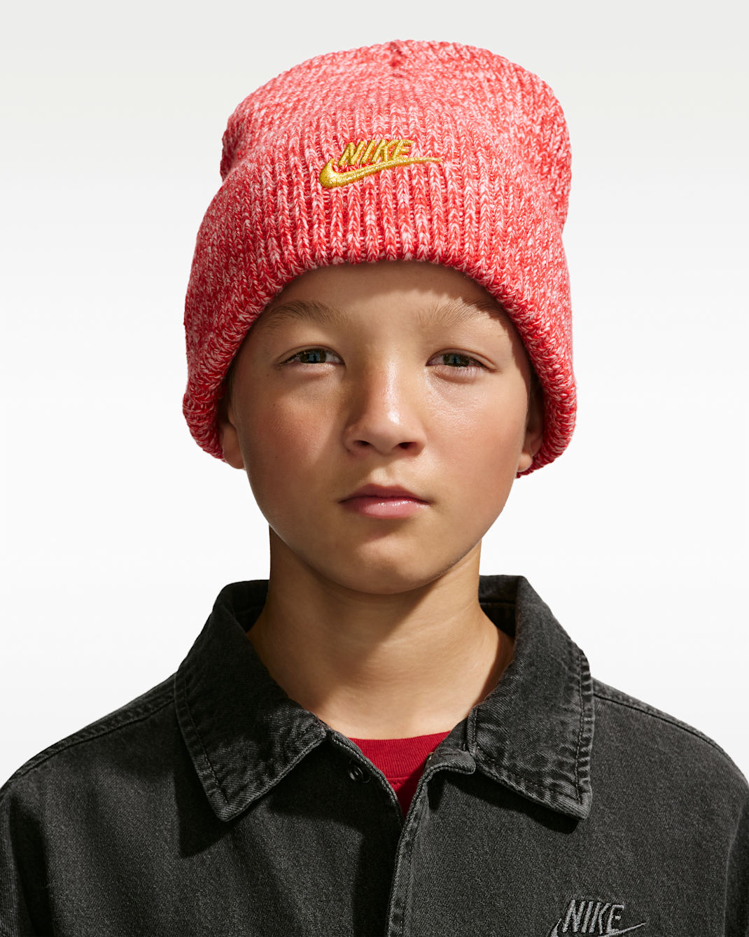 Gorro para niños talla grande Nike Peak - Rojo universitario/Vela/Oro metalizado