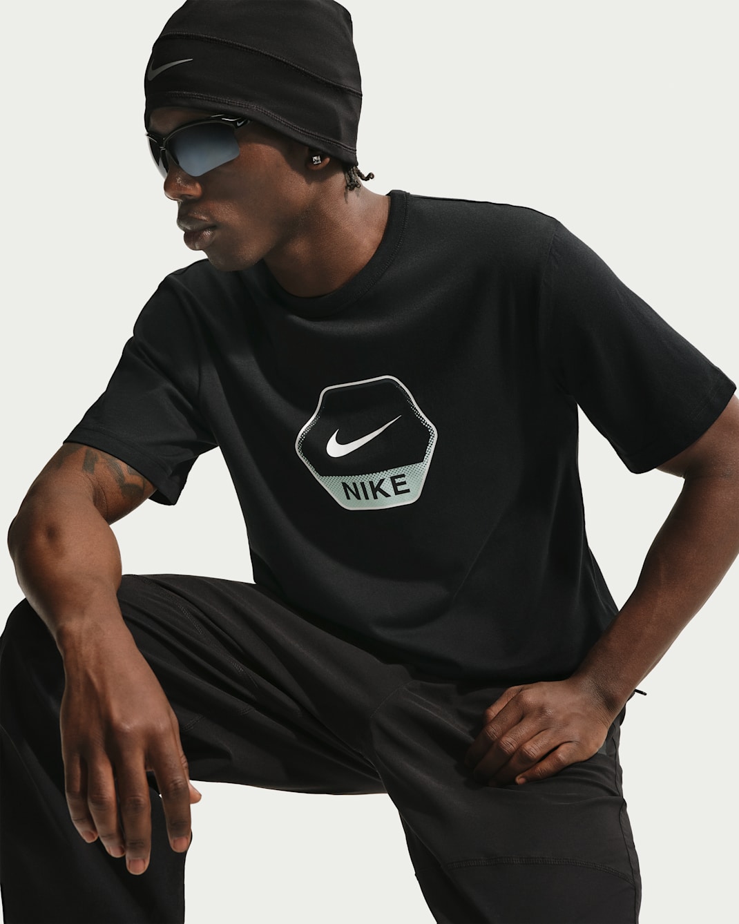 Nike Sportswear T-Shirt (Herren) - Schwarz/Igloo