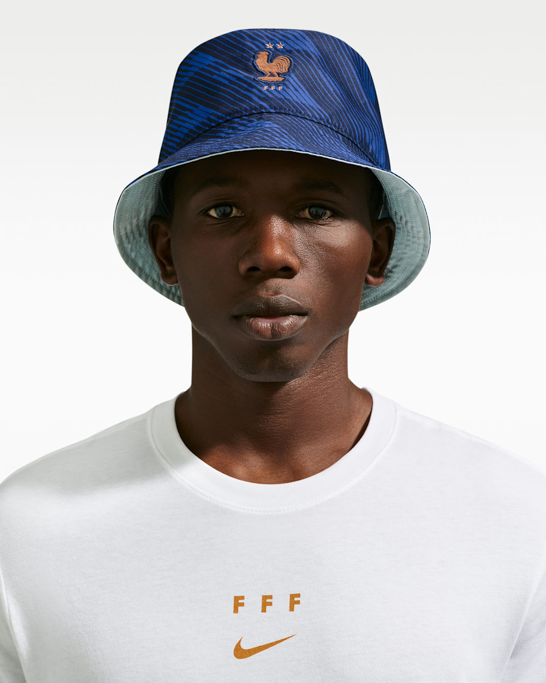 Gorro tipo pescador cuadrado de futbol Nike FFF Apex - Multicolor