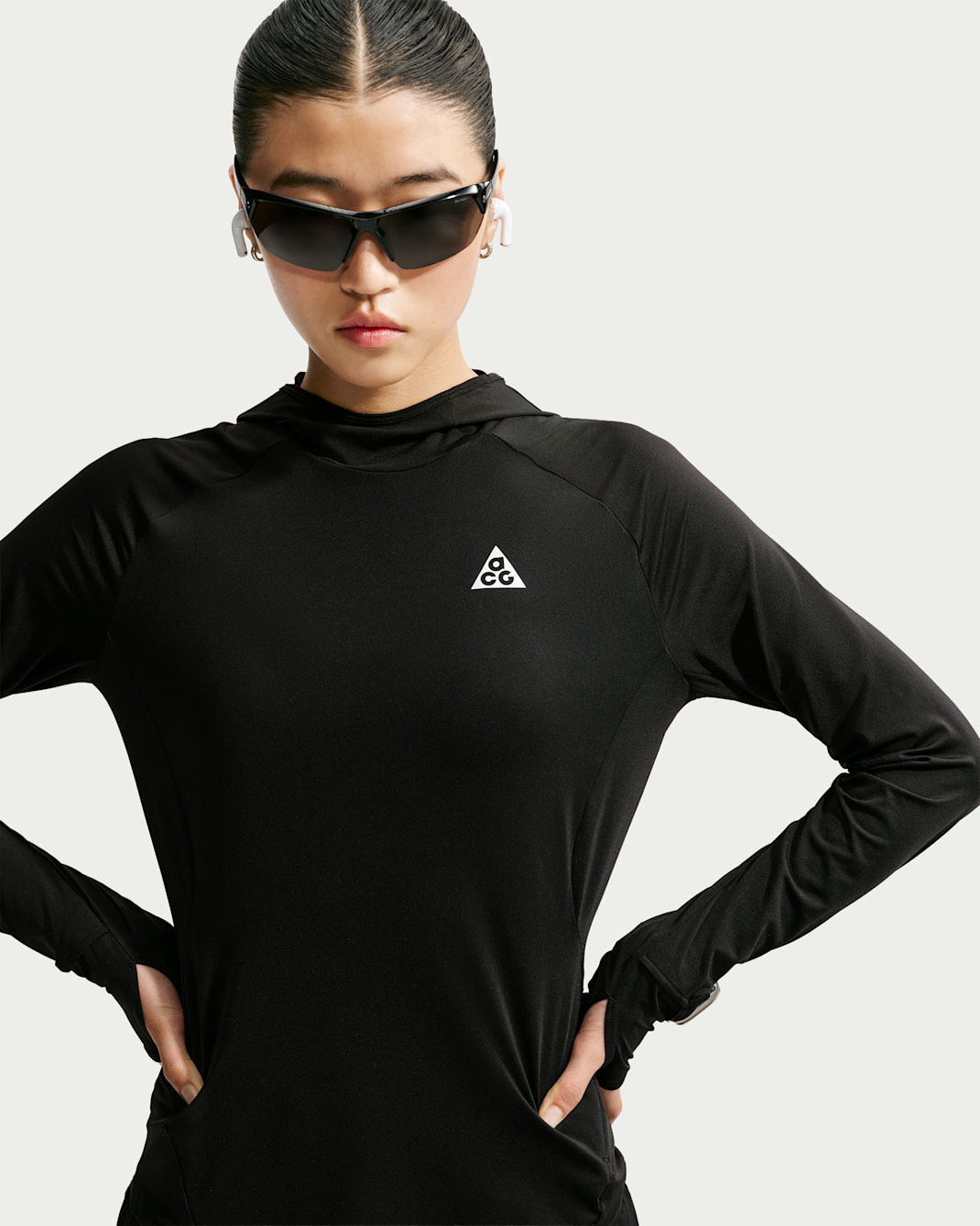 ナイキ ACG ウィメンズ UV耐性 フード付き トレイルランニング ミッドレイヤー トップ - ブラック/ブラック/サミットホワイト