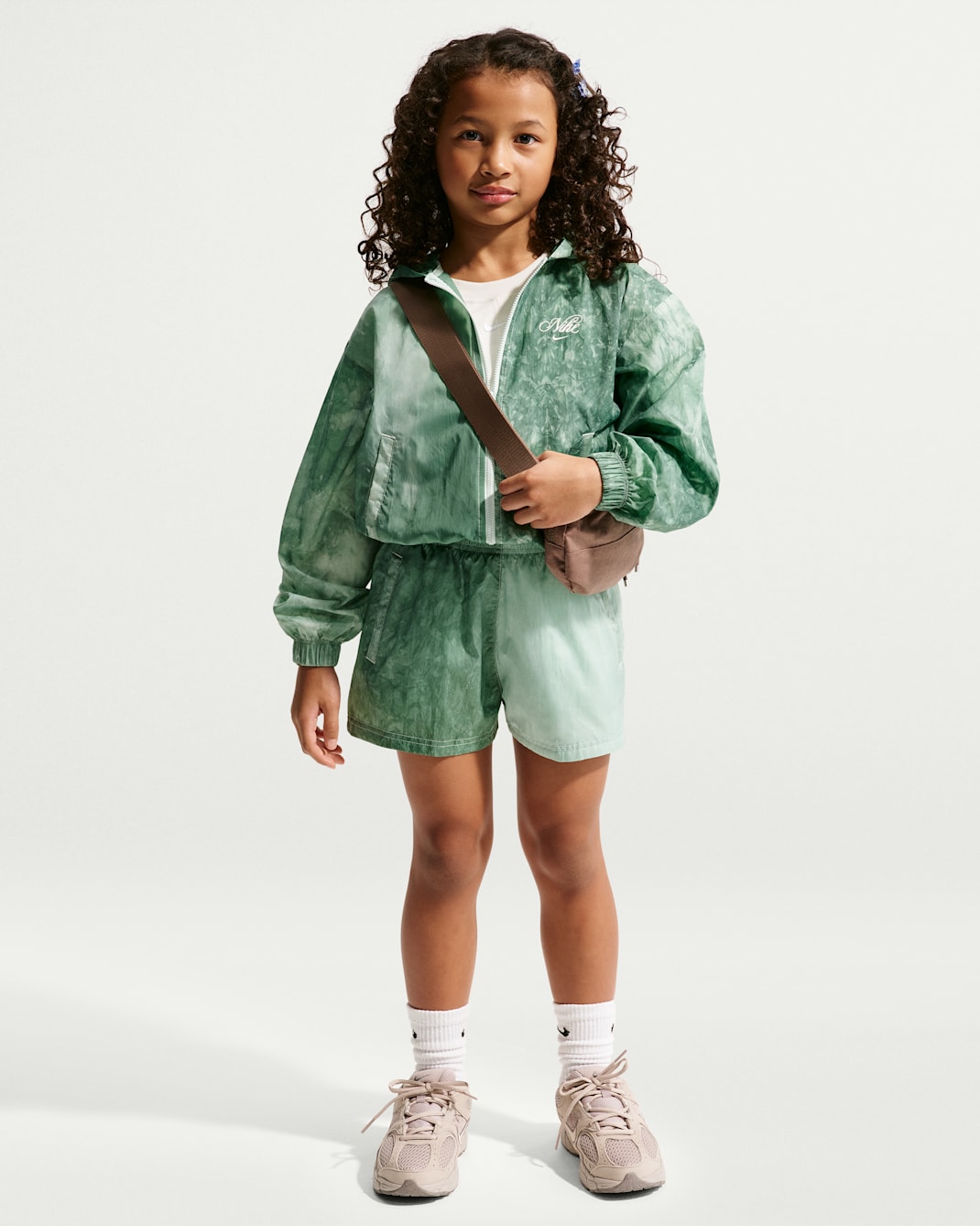 Nike Sportswear Club Girls' Woven Shorts - Barely Green/Soft Pearl