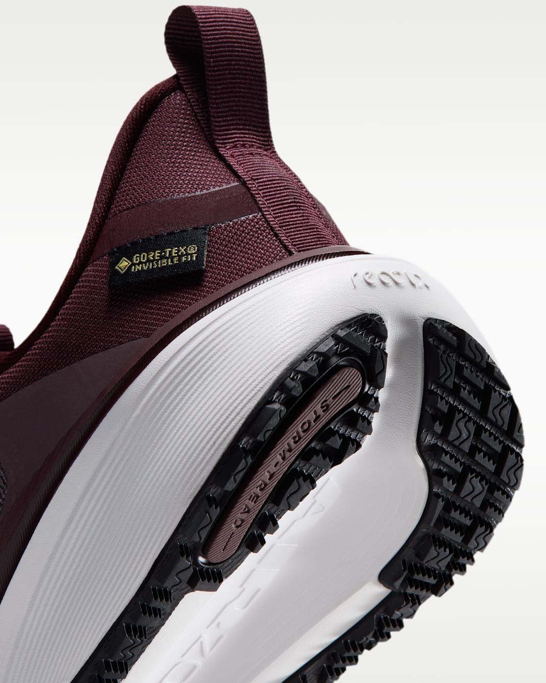Nike Pegasus 42 GORE-TEX Big Kids' Waterproof Road Running Shoes