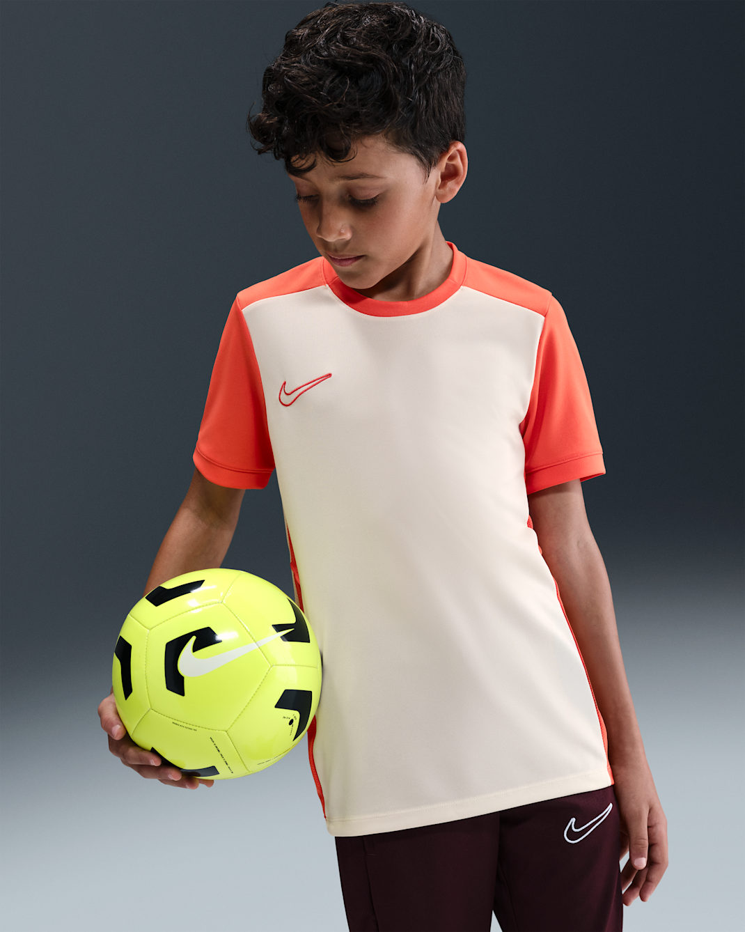 Nike Academy Older Kids' Dri-FIT Football Top - Chalk/Turf Orange/Turf Orange/Turf Orange
