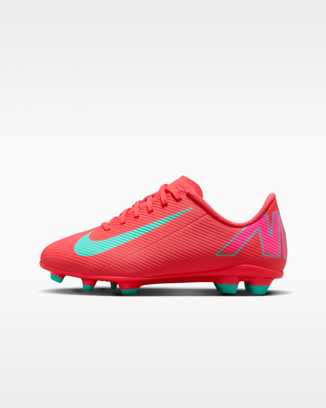 Tacos de fútbol para terrenos múltiples de corte low para niños de preescolar y grandes Nike Jr. Mercurial Vapor 16 Club - Brasa resplandor/Verde aurora