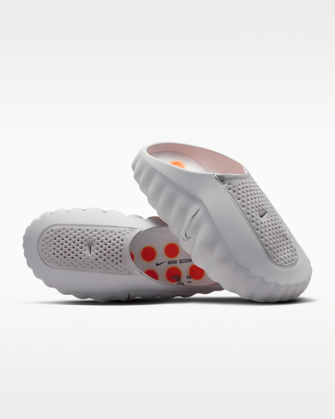 Nike Mind 001 Pregame Mule (Damen) - Light Smoke Grey/Photon Dust/Hyper Crimson/Chrome
