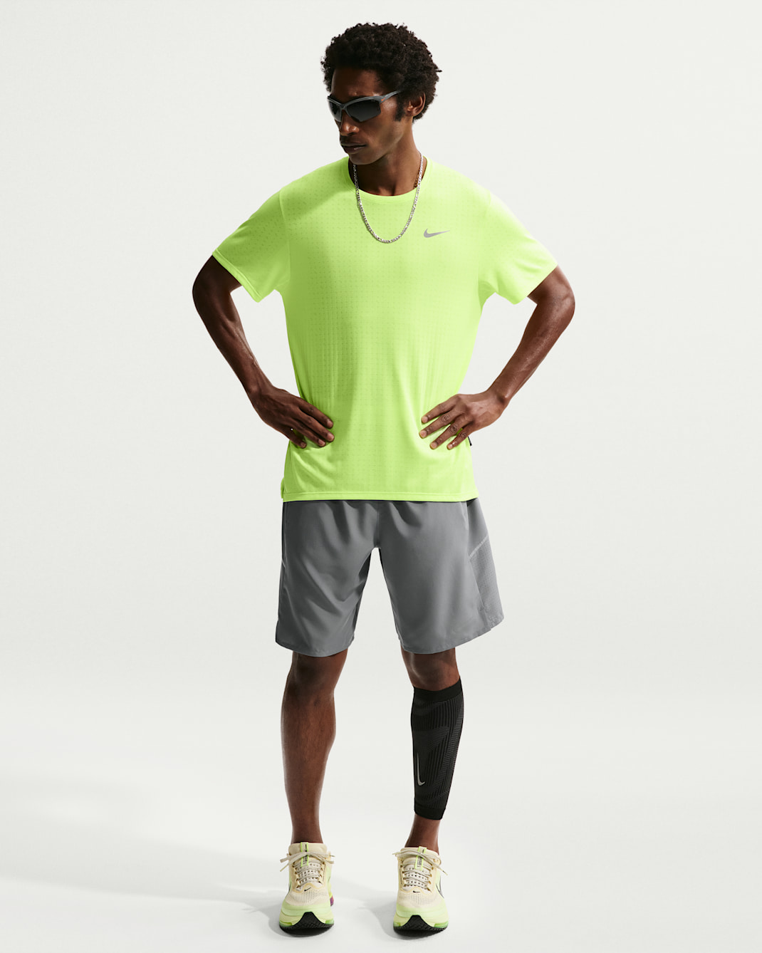 Nike Miler Dri-FIT-Laufshorts ohne Futter (Herren, ca. 23 cm) - Smoke Grey/Smoke Grey