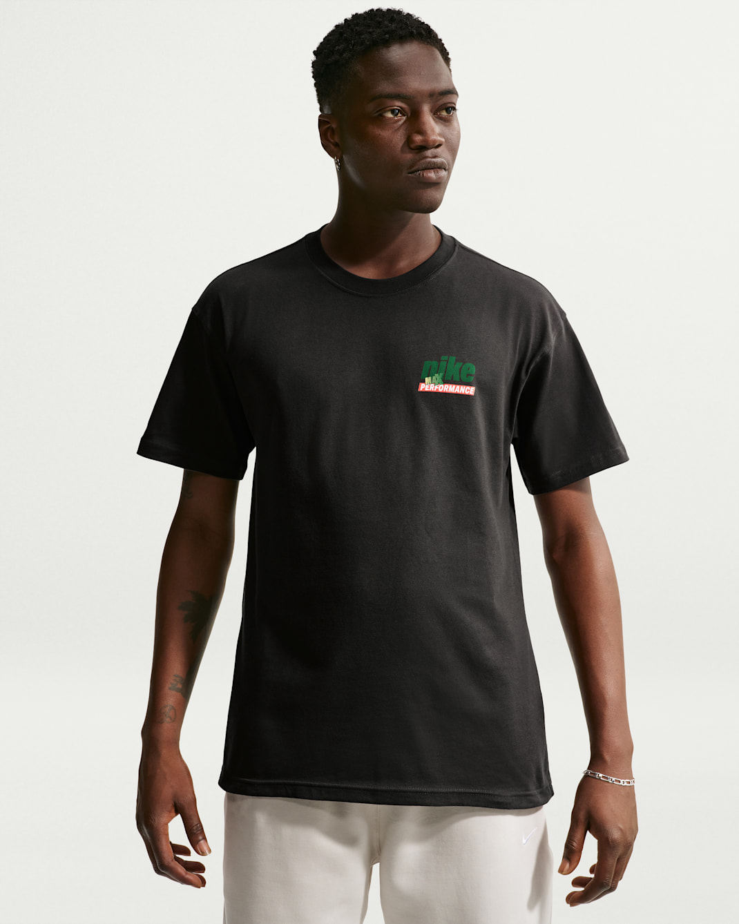 Nike Sportswear Men's T-Shirt - Off Noir