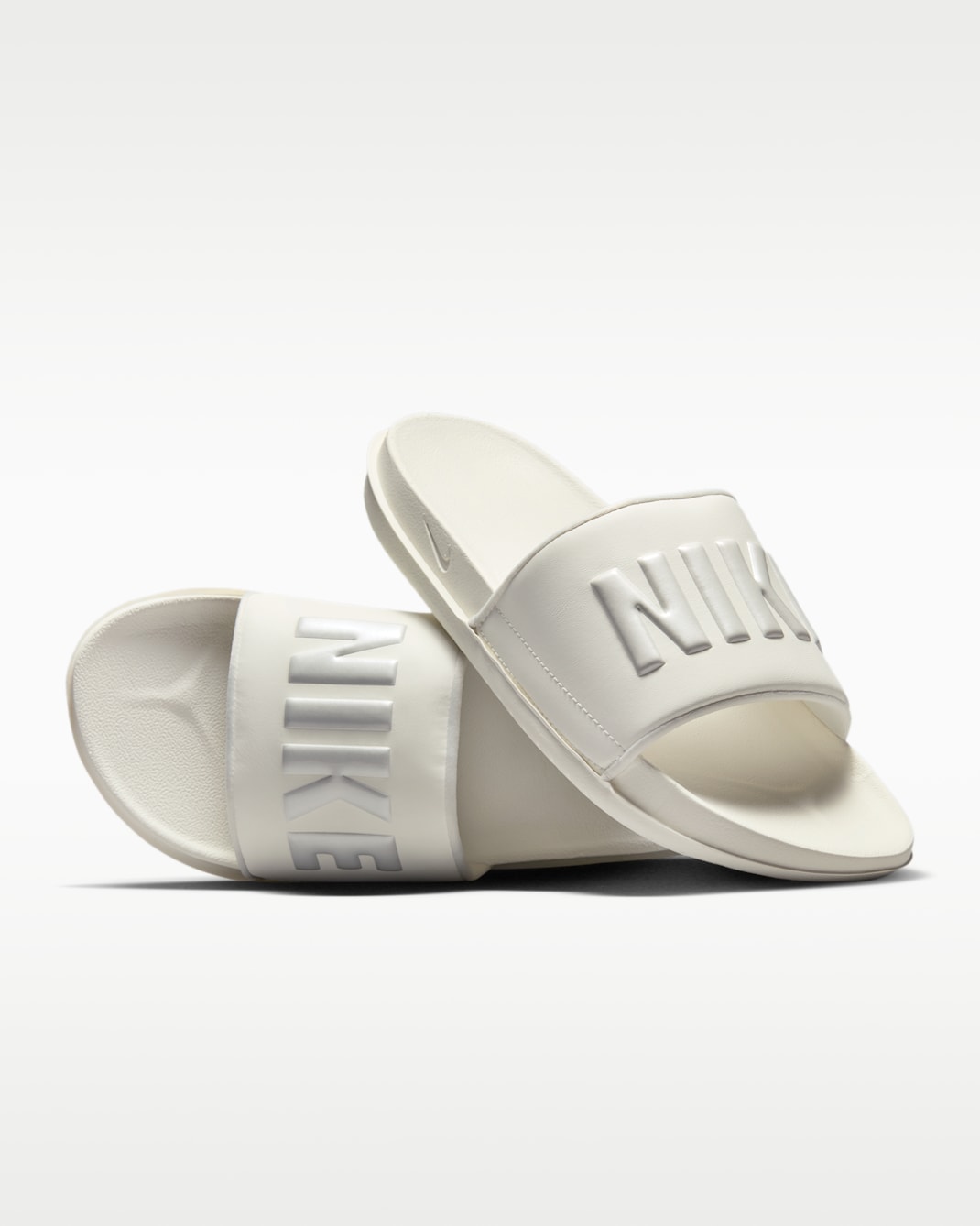 รองเท้าแตะผู้หญิง Nike Offcourt - Sail/Metallic Silver