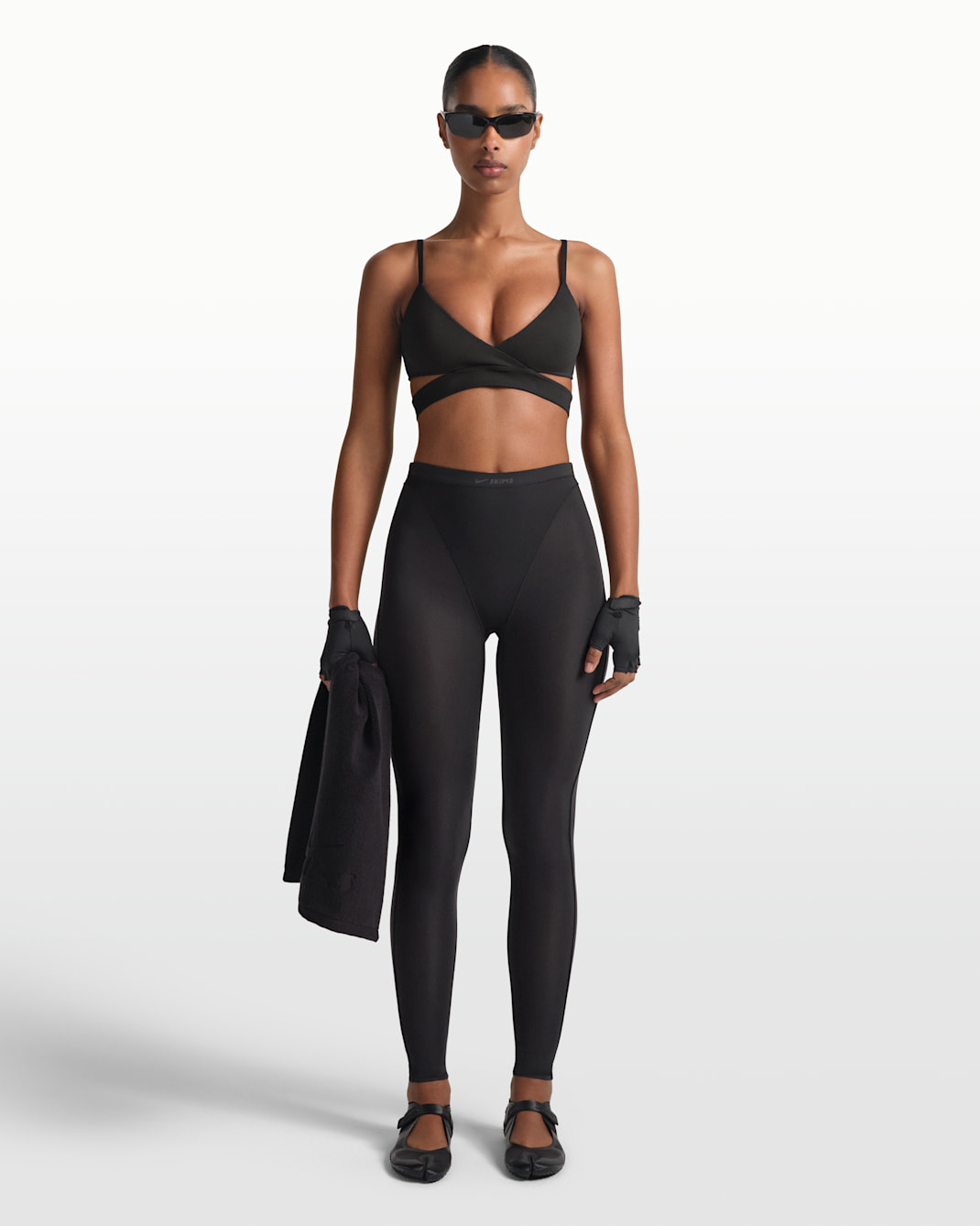 NikeSKIMS Weightless Layers Women's High-Waisted V-Panel Leggings - NSKM OBSIDIAN