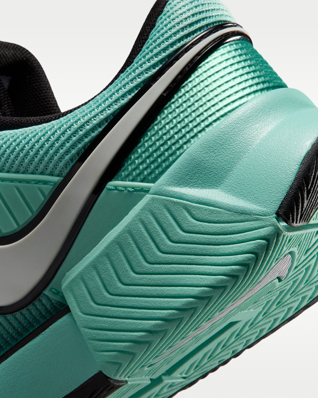 Nike GP Challenge 1.5 PRM Women's Hard Court Tennis Shoes