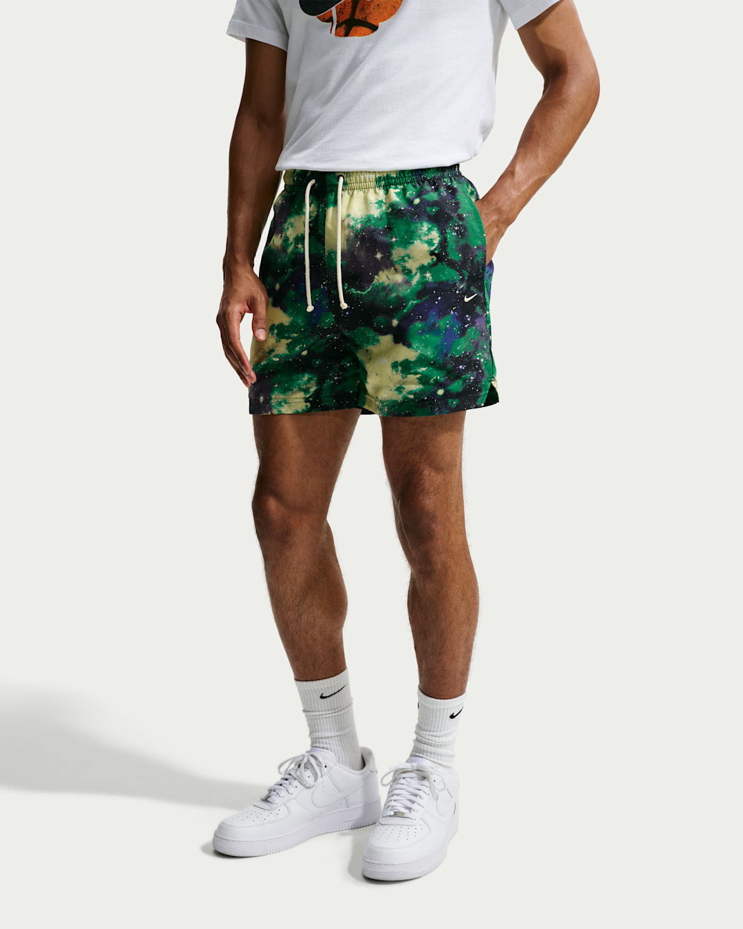 Nike Standard Issue Men's 5" Woven Basketball Shorts