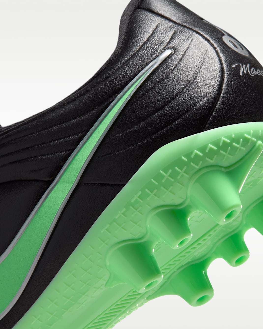 Nike Tiempo Maestro Academy Artificial-Grass Low-Top Soccer Cleats