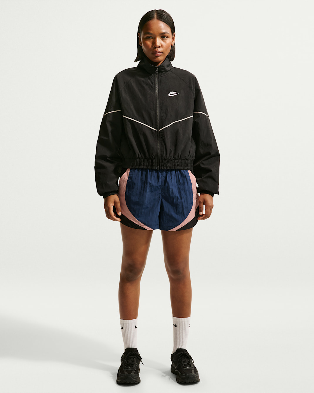 Nike Sportswear Pantalons curts de xandall folgats de cintura mitjana de 8 cm - Dona - Midnight Navy/Negre/Particle Pink/Sail