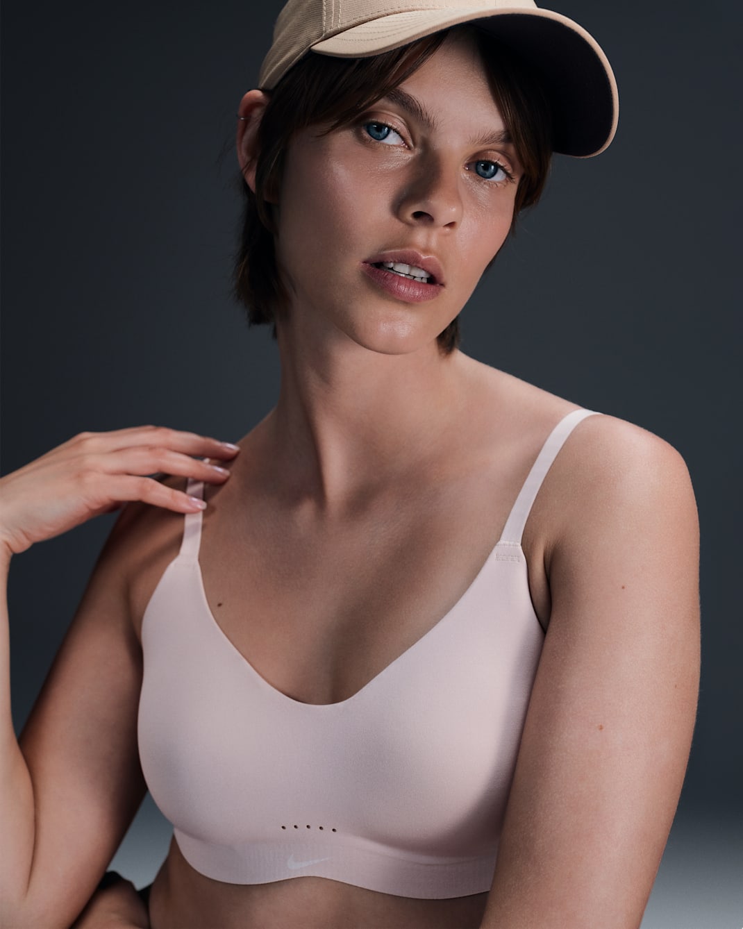 Nike Alate Minimalist Women's Light-Support Padded Convertible Sports Bra - Particle Beige/White