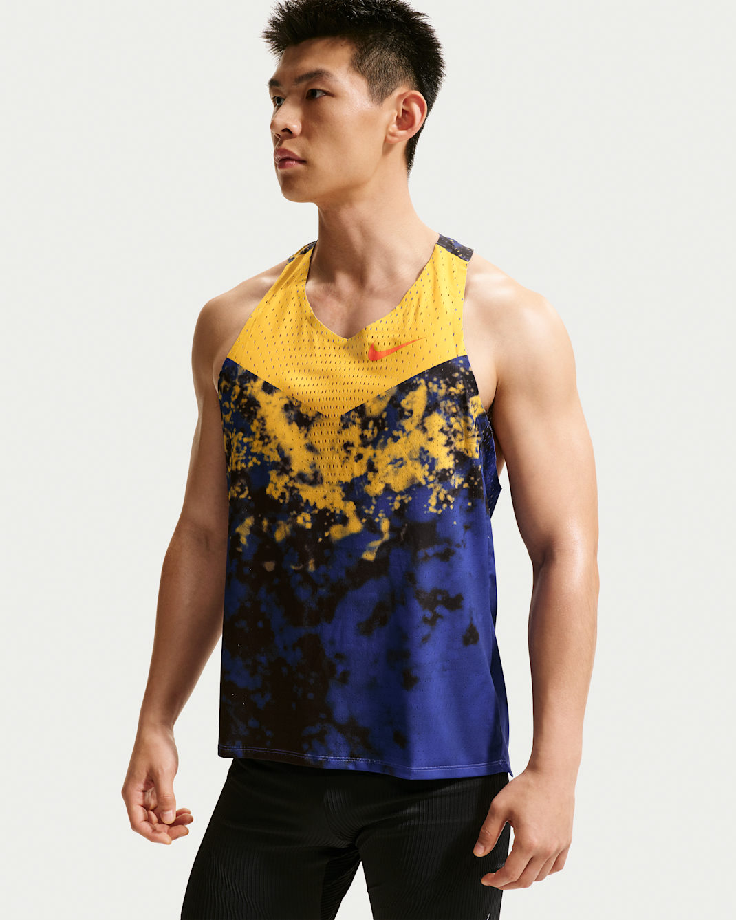 Nike AeroSwift Dri-FIT ADV-løbeundertrøje til mænd - Citron Pulse/Lapis/Bright Crimson