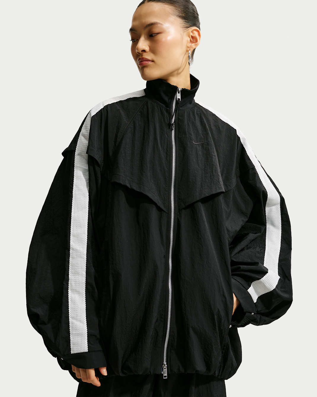 Chamarra deportiva oversized con efecto globo para mujer Nike Sportswear - Negro/Vela/Negro