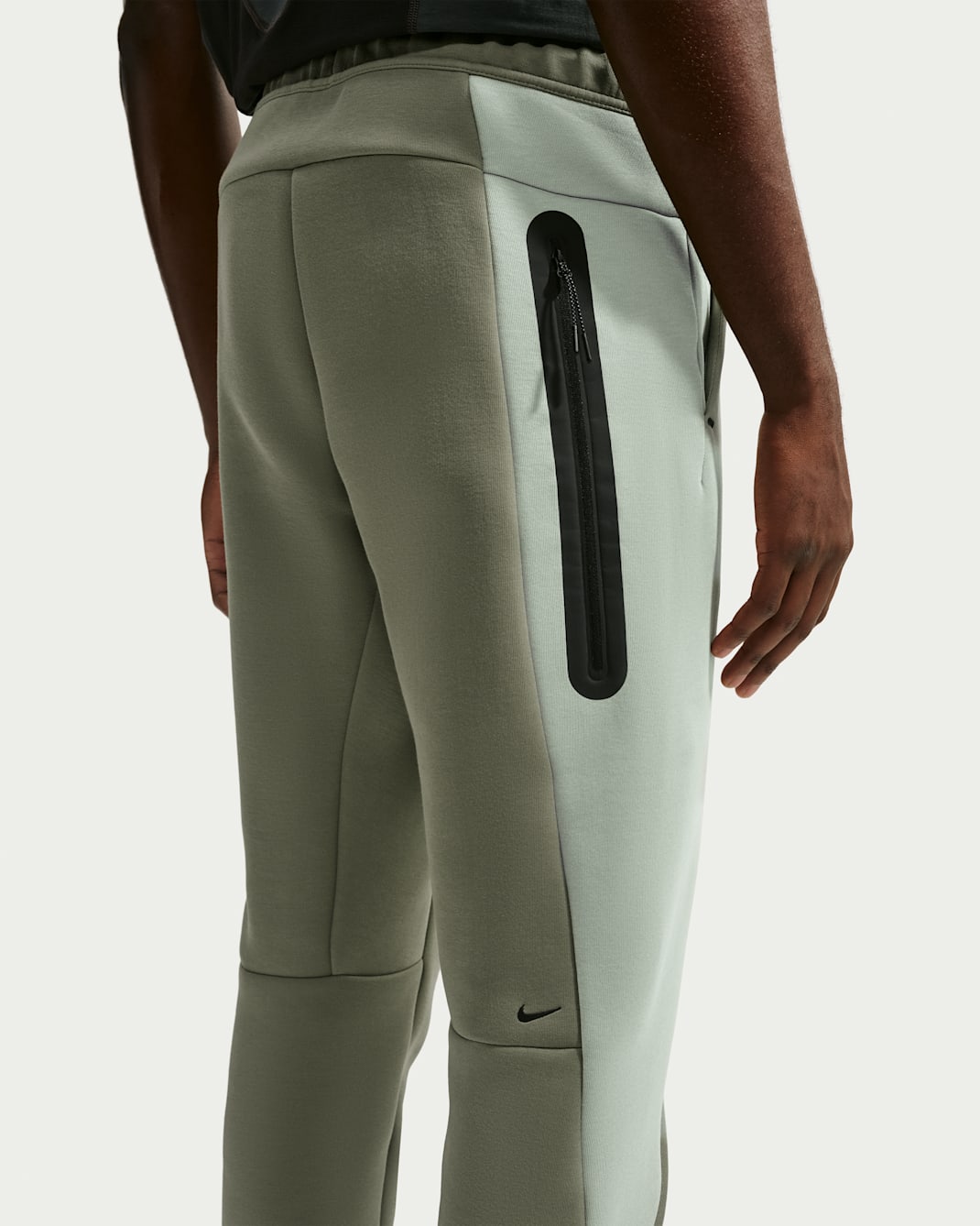 Nike Tech Men's Fleece Color-Block Joggers