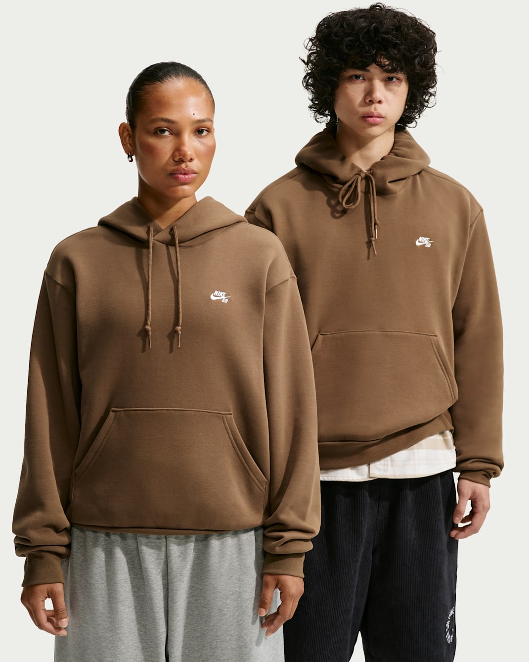 Skatehuvtröja i fleece Nike SB för män - Mosswood Brown/Vit