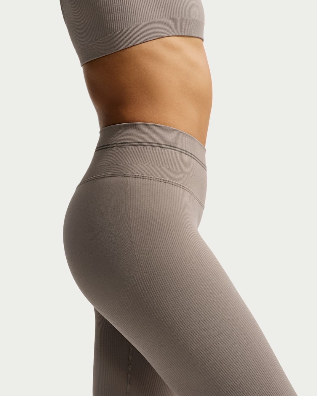NikeSKIMS Ribbed Seamless Women's High-Waisted 26" Leggings