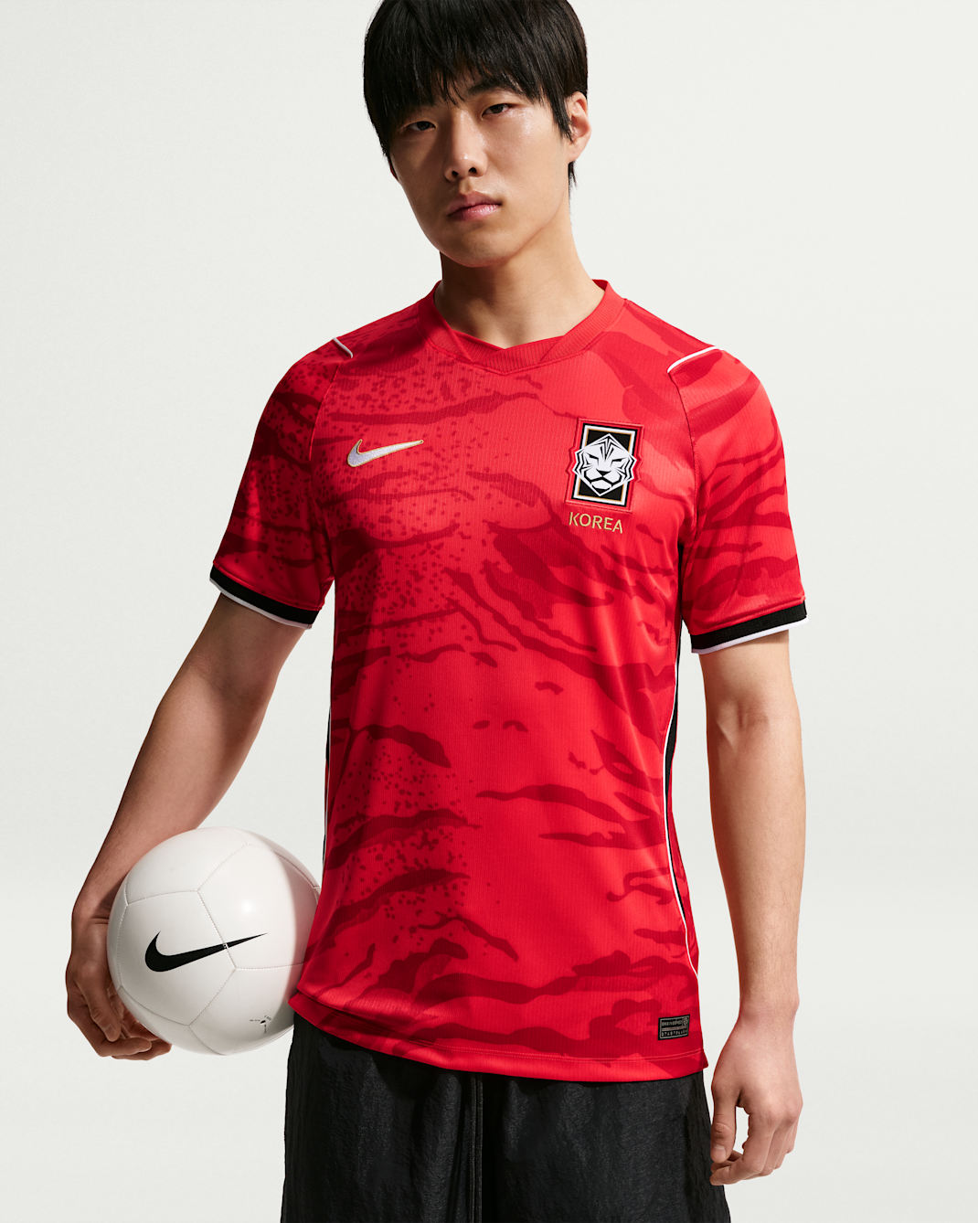 Korea 2026 Heimstadion Nike Dri-FIT Replika-Fußballtrikot (Herren) - Global Red/Schwarz/Weiß/Club Gold