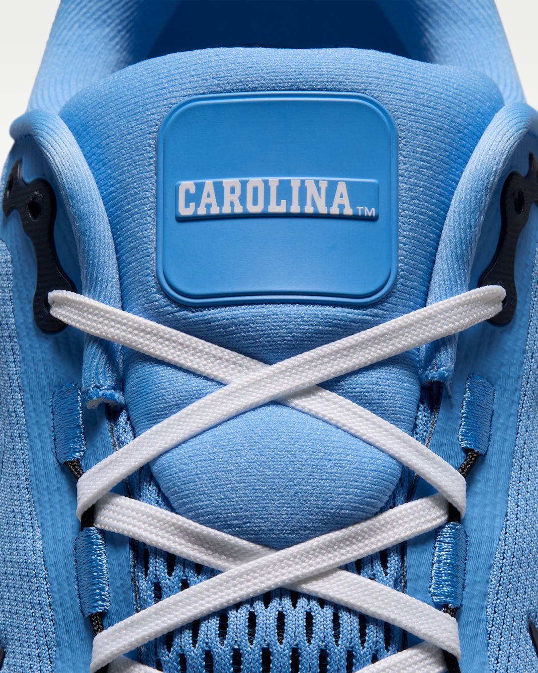 Nike College Vomero 18 (North Carolina) Men's Road Running Shoes