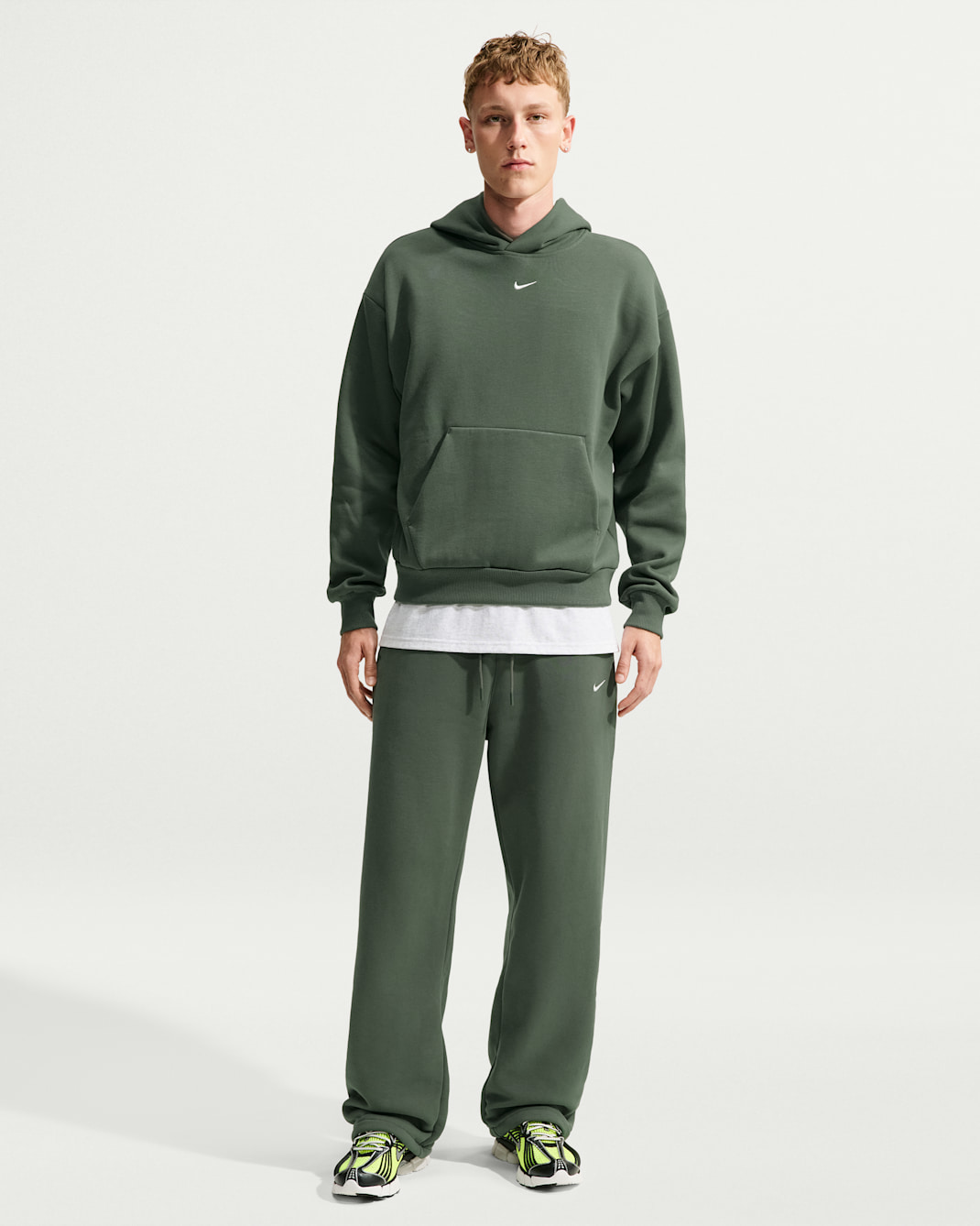 Nike Solo Fleece Men's Bungee Trousers - Camo Green/Sail