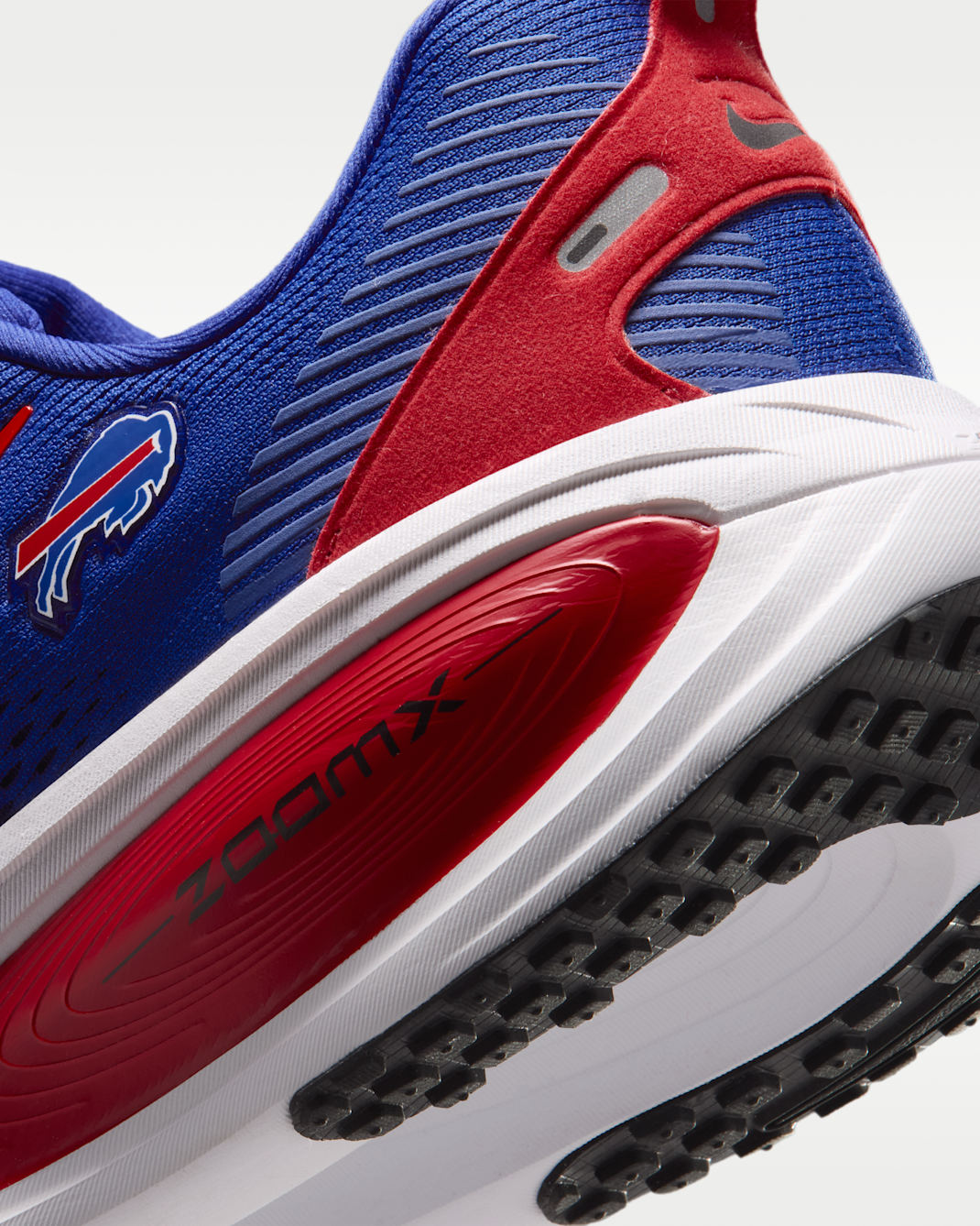Nike Vomero 18 (Buffalo Bills) Men's NFL Road Running Shoes