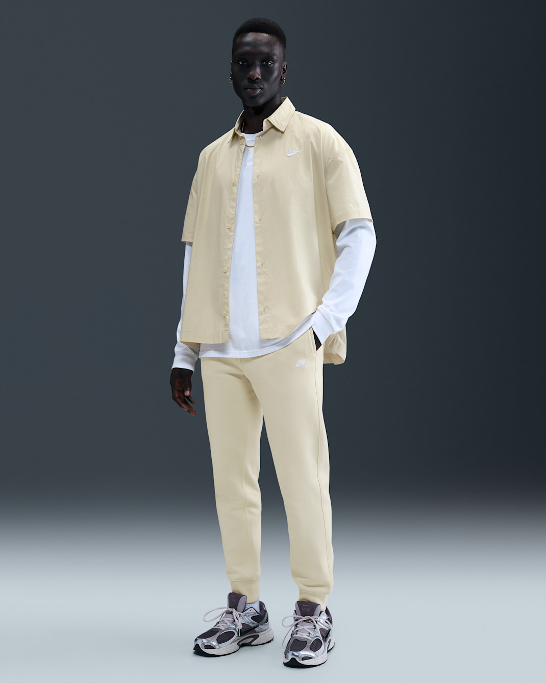 Pantalon de jogging Nike Sportswear Club pour Homme - Light Khaki/Light Khaki/Blanc