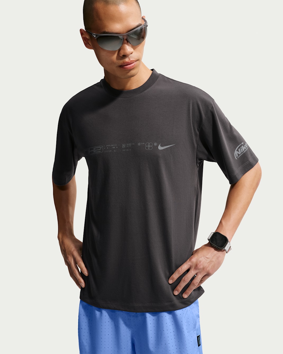 나이키 디스럽트 남성 드라이 핏 반팔 러닝 탑 - 미디엄 애쉬/블랙
