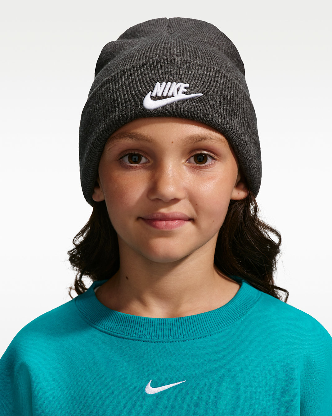 Nike Peak Older Kids' Beanie - Black Heather/White