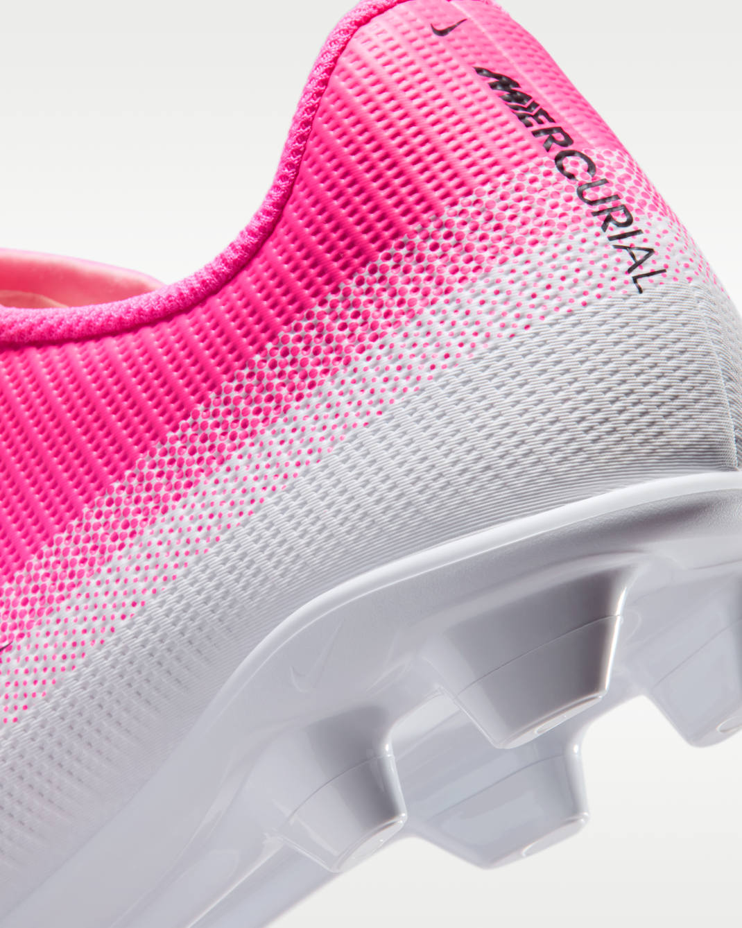 Nike Mercurial Vapor 17 Club Multi-Ground Low-Top Soccer Cleats
