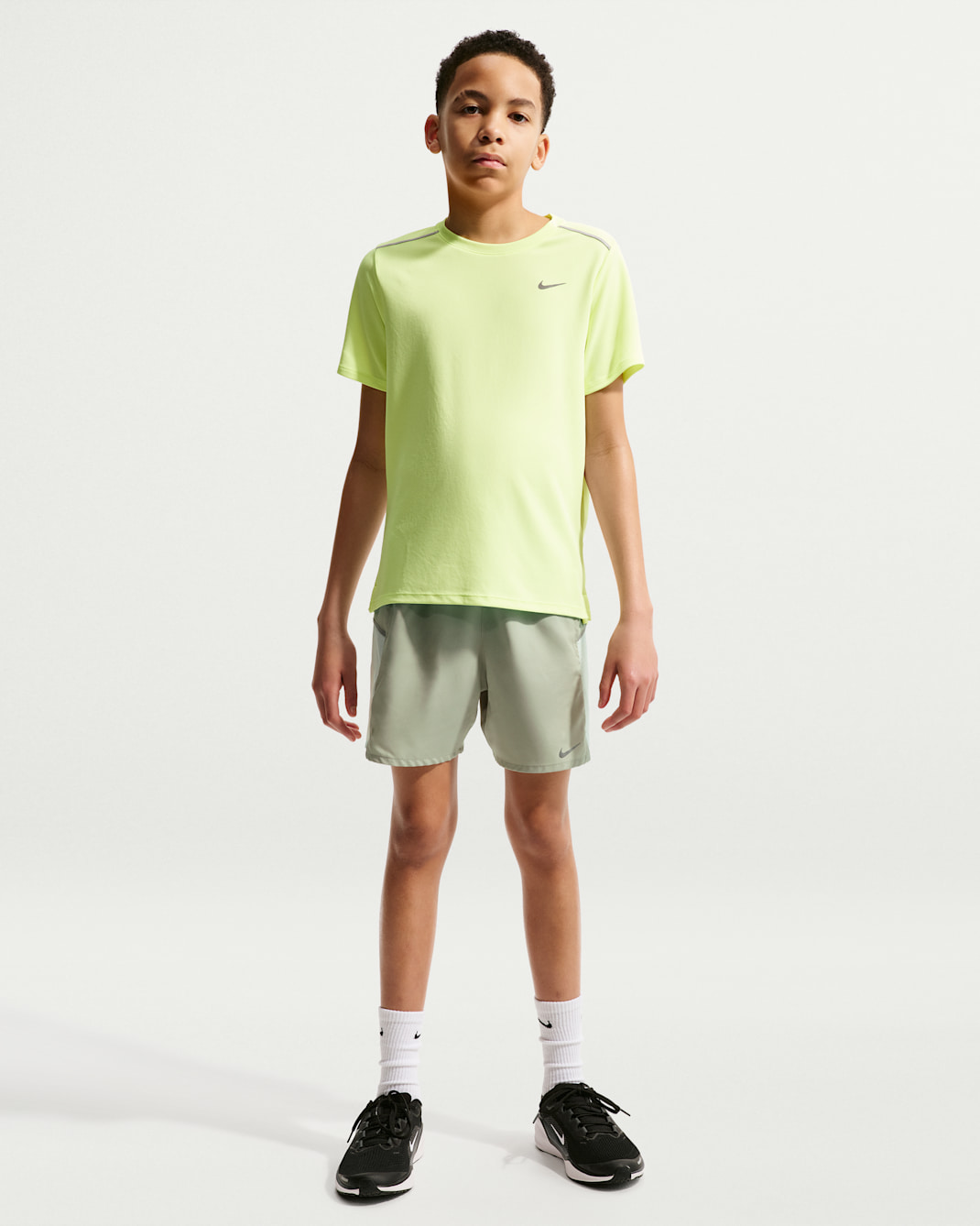 Nike Miler Older Kids' Dri-FIT Training Shorts - Spruce Fog/Barely Green