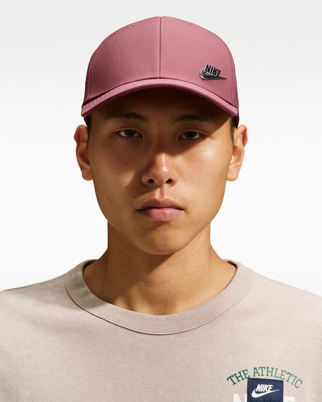 Nike Dri-FIT Club Structured Metal Logo Cap - Pink Smoke/Metallic Silver