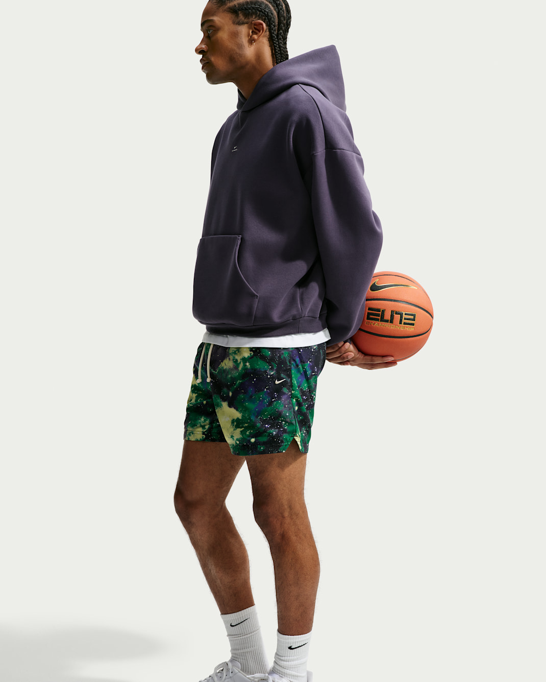 Nike Standard Issue Men's 5" Woven Basketball Shorts