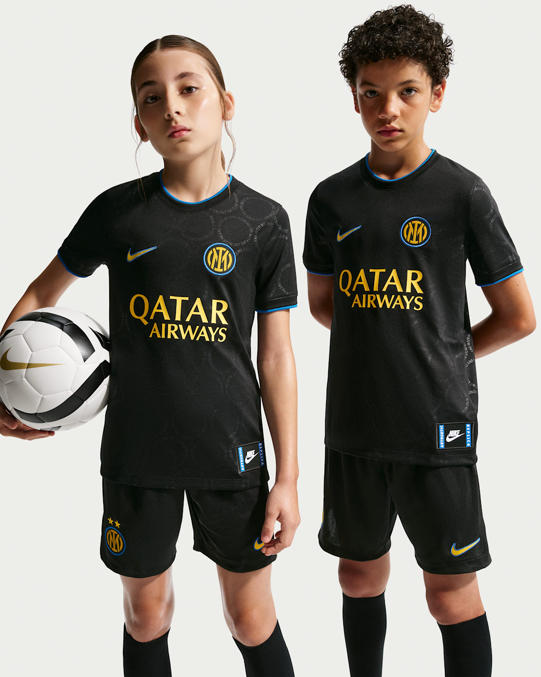 Tercera equipació Inter de Milà Part superior de futbol per a abans del partit Nike Dri-FIT - Nen/a - Negre/Blue Spark/Tour Yellow