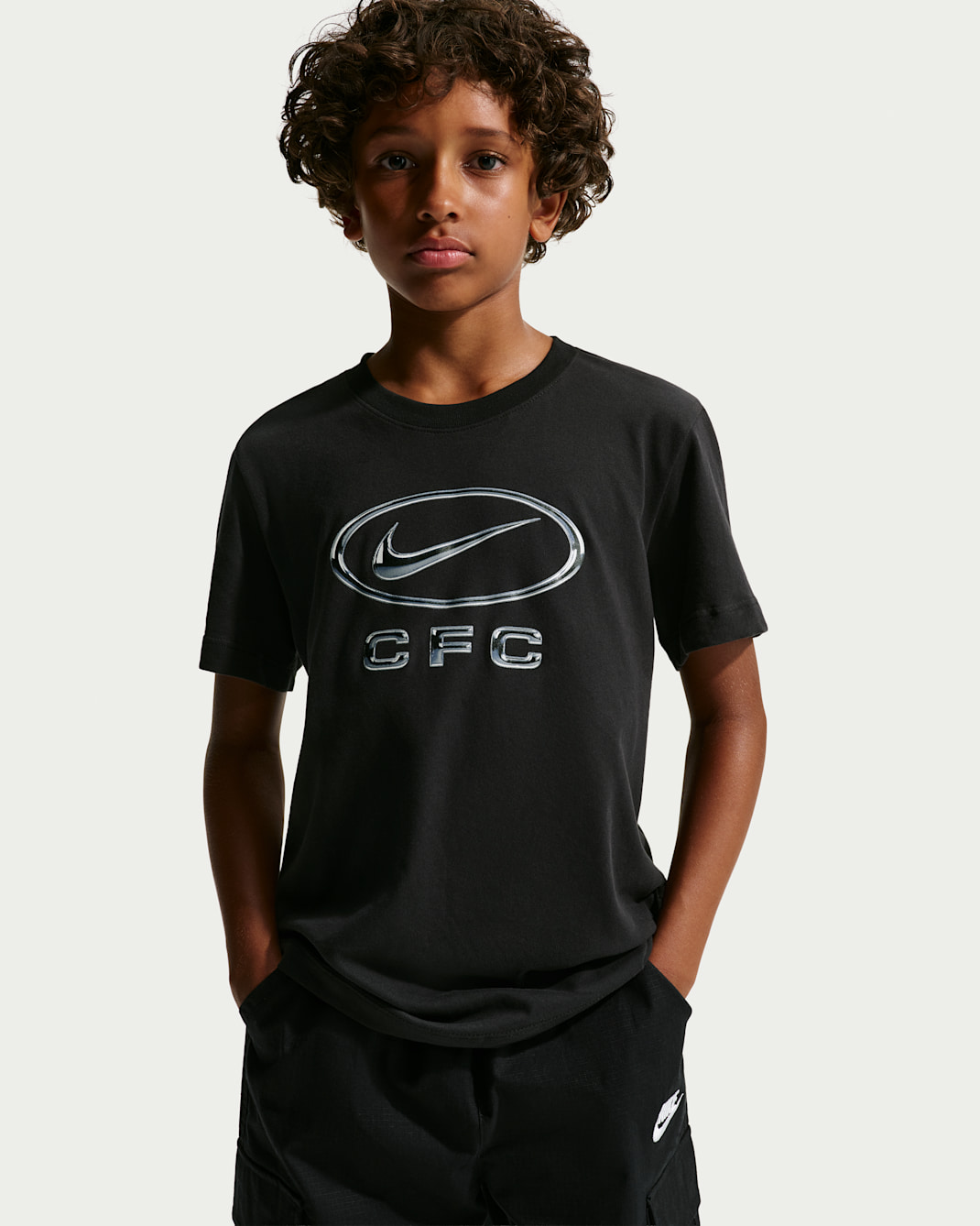 Chelsea FC Nike Older Kids' Swoosh Football T-Shirt - Black