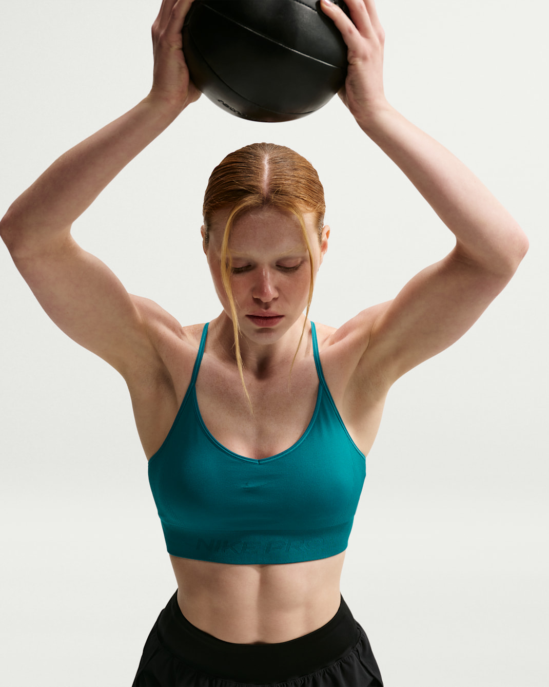 Nike Pro Seamless Women's Light-Support Padded Sports Bra - Bright Spruce