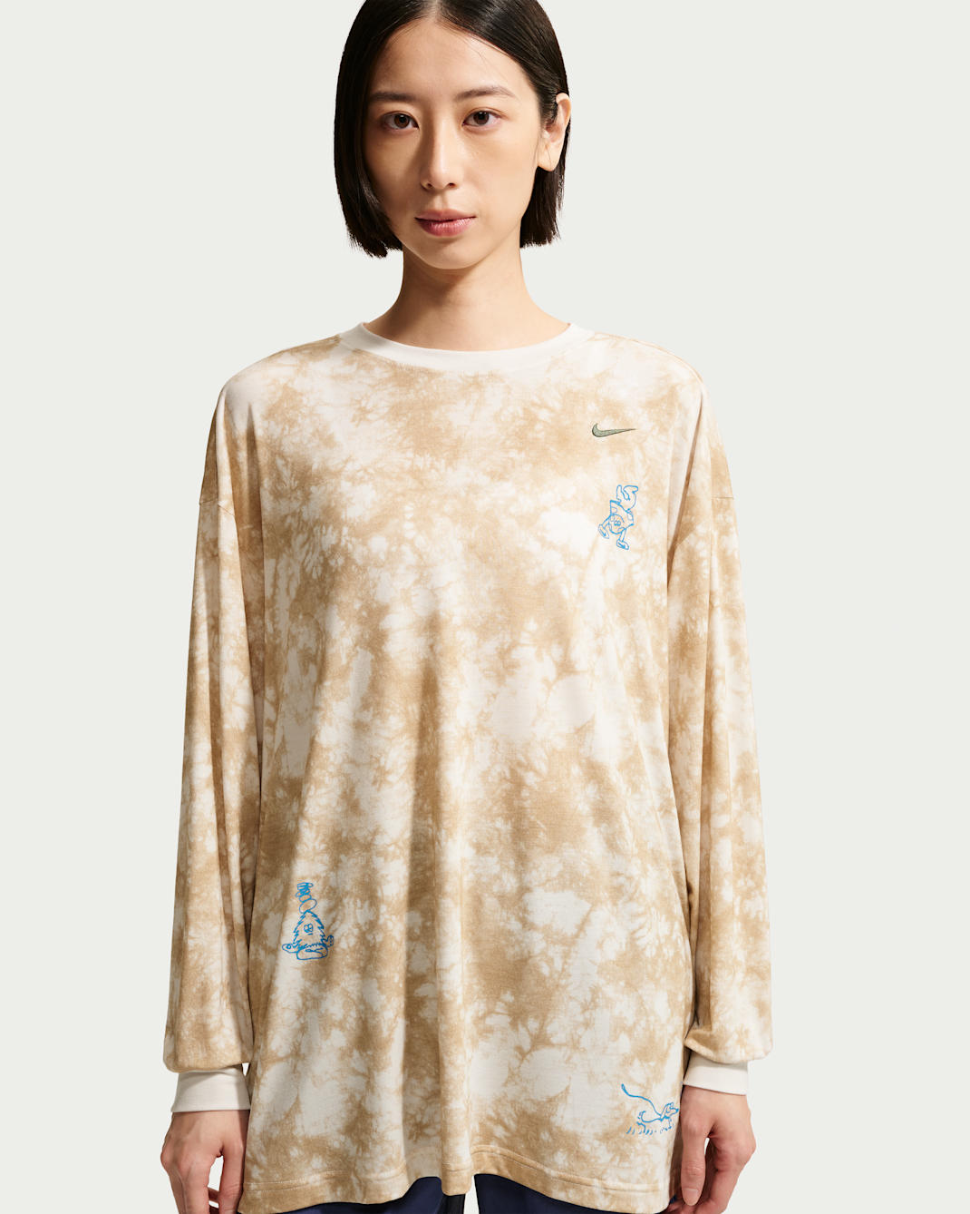 ナイキ スポーツウェア ウィメンズ オーバーサイズド ロングスリーブ Tシャツ - ブリティッシュカーキ