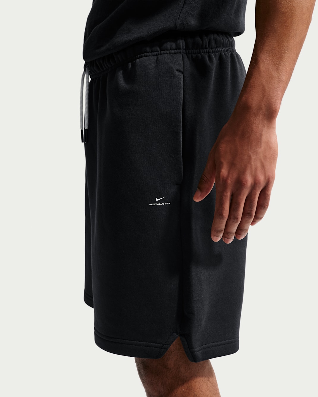 Nike Standard Issue Men's Therma-FIT 8" Brushed Fleece Basketball Shorts