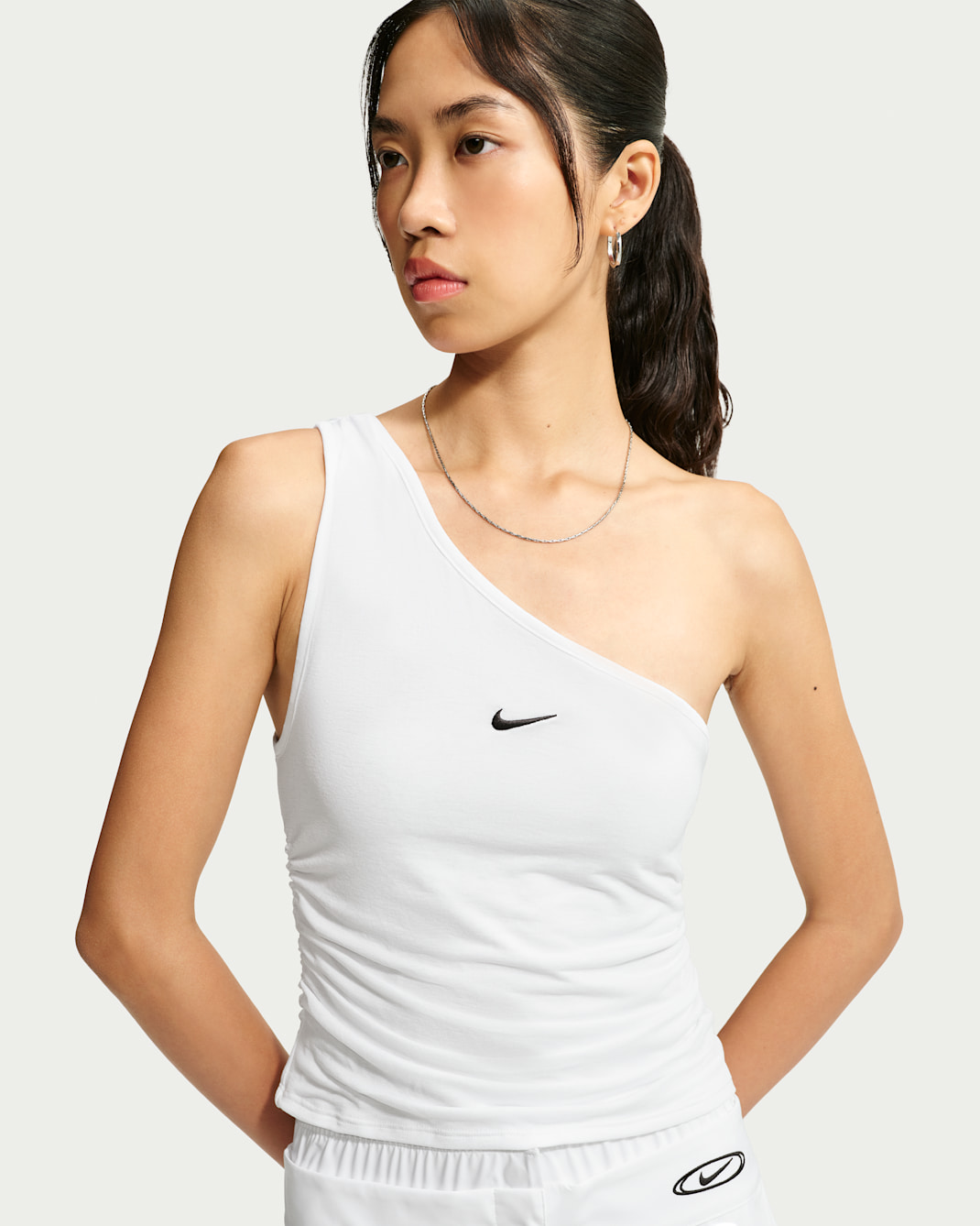 나이키 스포츠웨어 여성 타이트 원숄더 탱크 탑 - 화이트/블랙