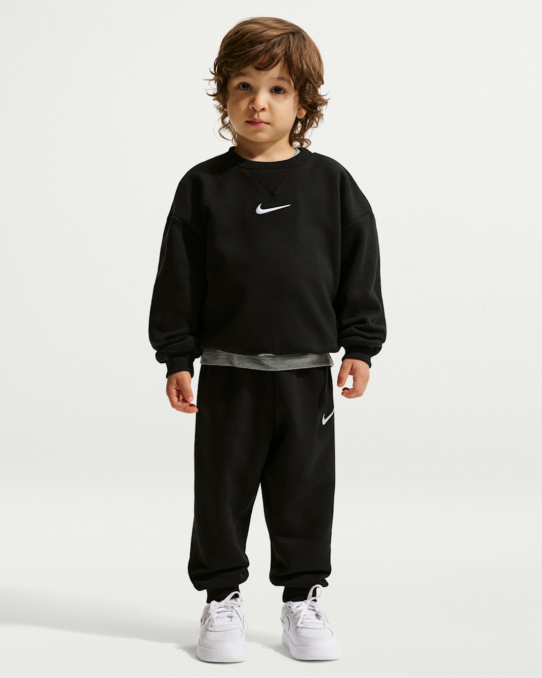 Dwuczęściowy zestaw dla małych dzieci z dzianinową bluzą Nike Essentials - Czerń