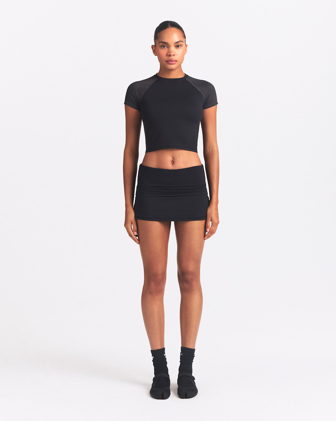 NikeSKIMS Airy Damen-Skort mit umklappbarem Bund - NSKM OBSIDIAN