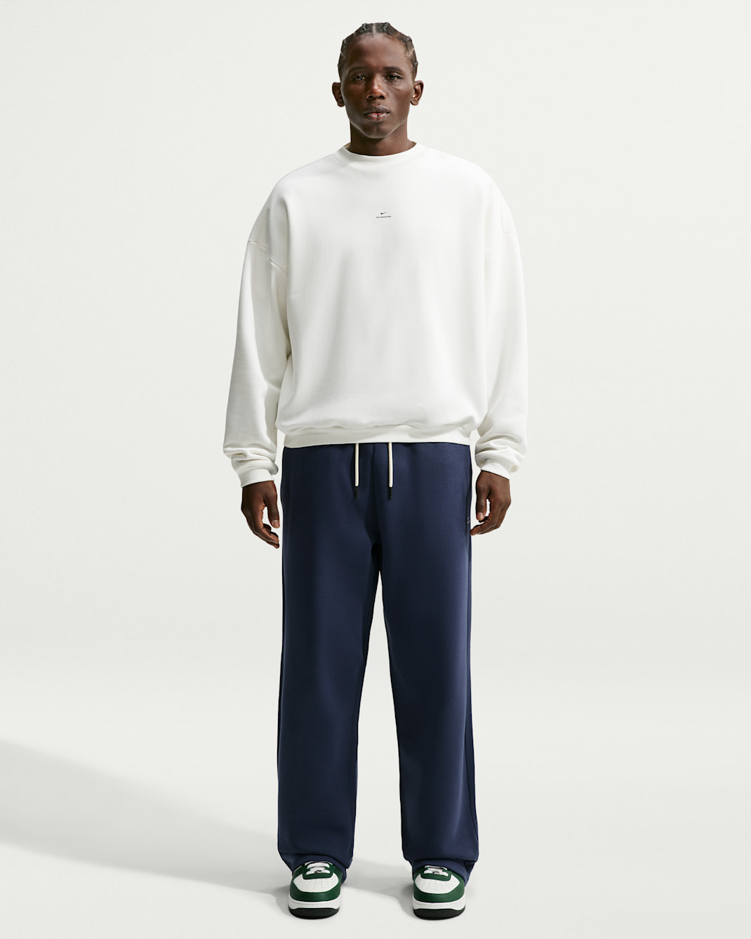 Nike Standard Issue Men's Therma-FIT Brushed Open-Hem Basketball Pants - Midnight Navy/Pale Ivory