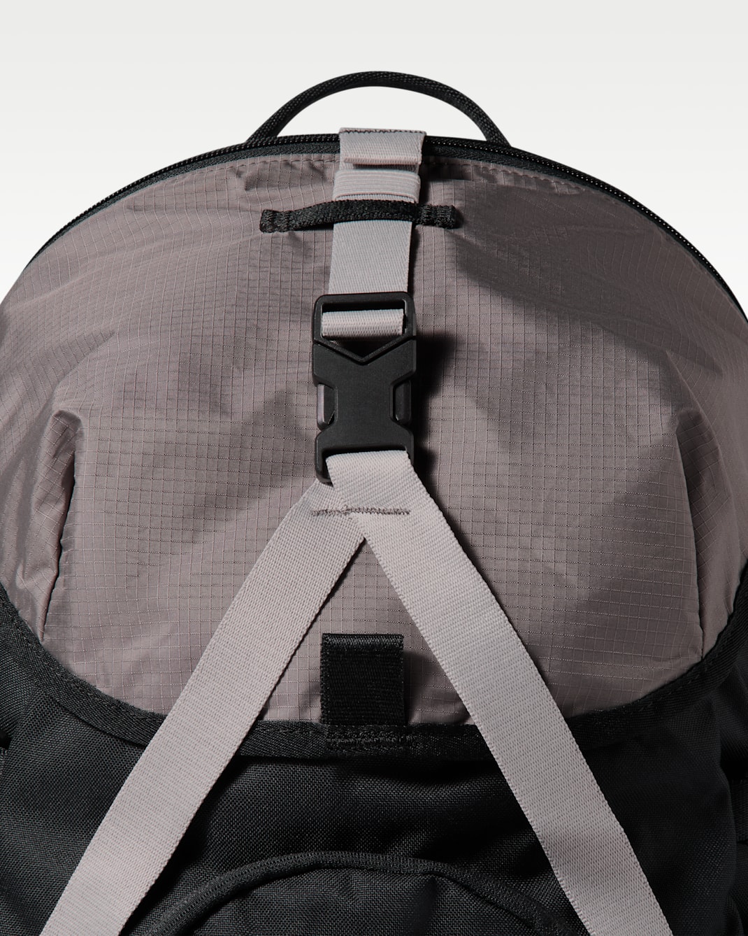 ACG DAYMAX Backpack (25L)