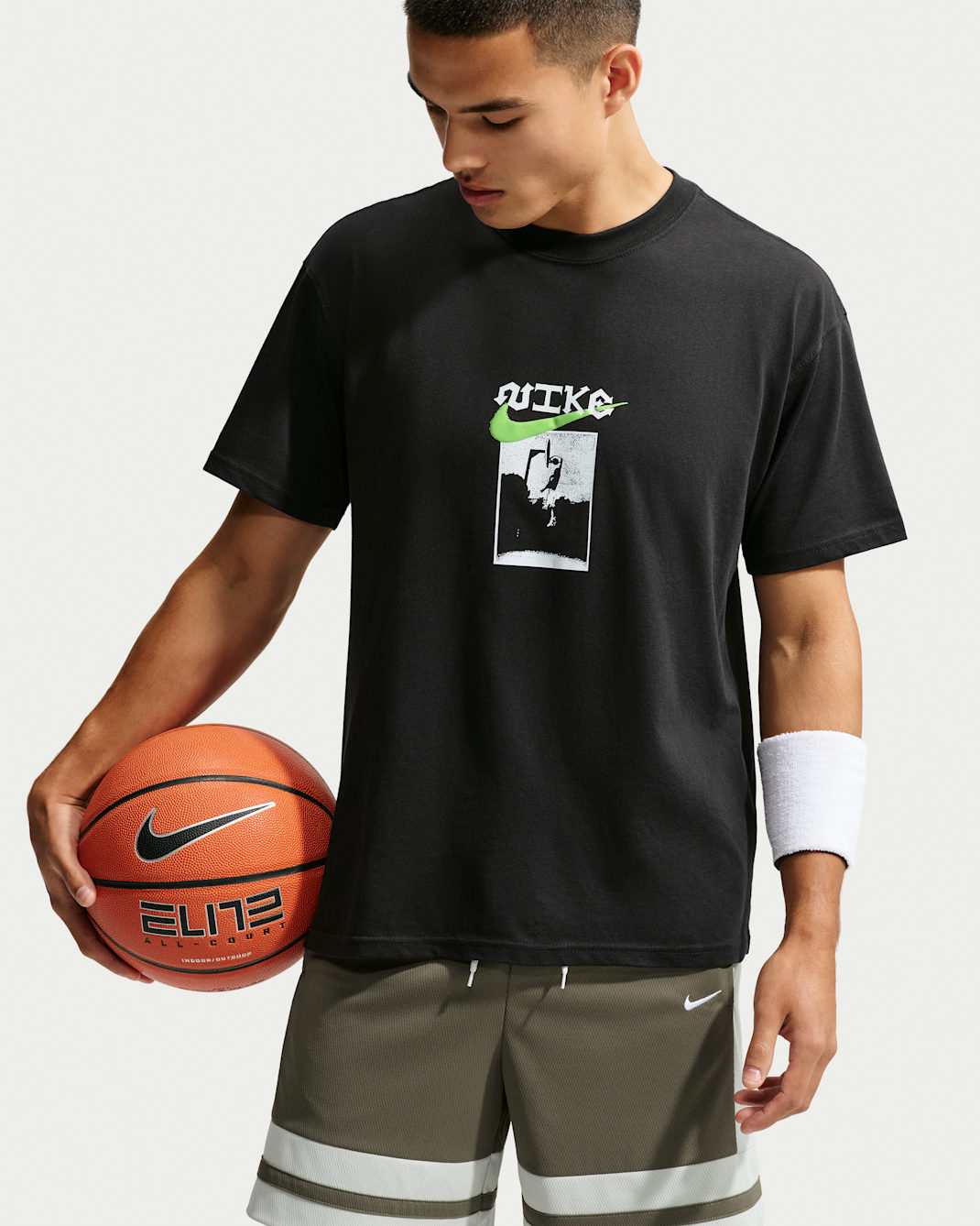 Nike Men's Basketball T-Shirt - Black