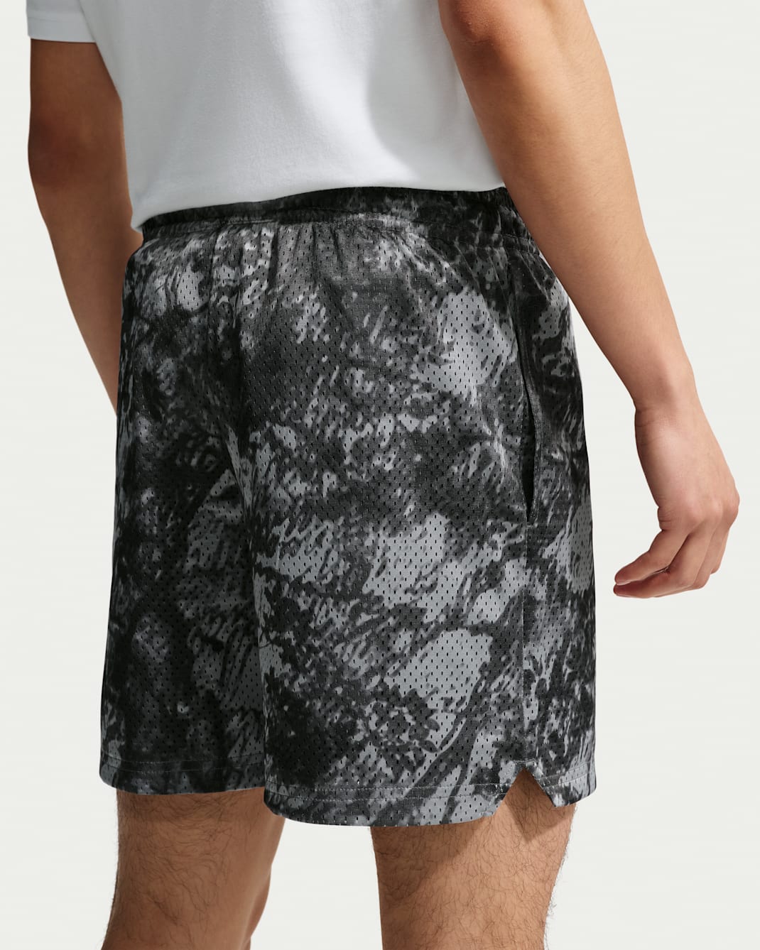 Nike Standard Issue Men's 5" Basketball Shorts
